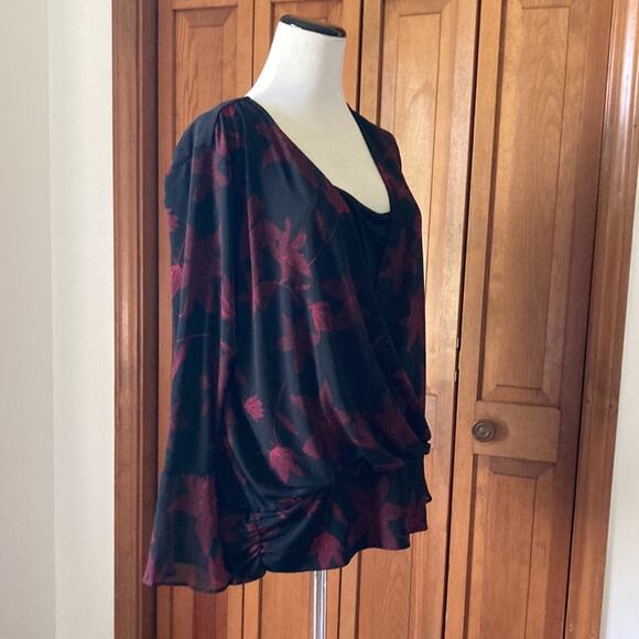 Alfani Black & Red Stretch Pullover Top W/Tank, Size L - Picture 2 of 13